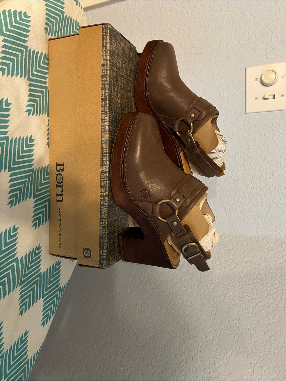 NWT Born Brown Leather Slingback Clog with Brass Ring Size 8 - Picture 11 of 14
